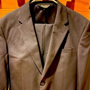 Jos A Bank Young Mens Suit